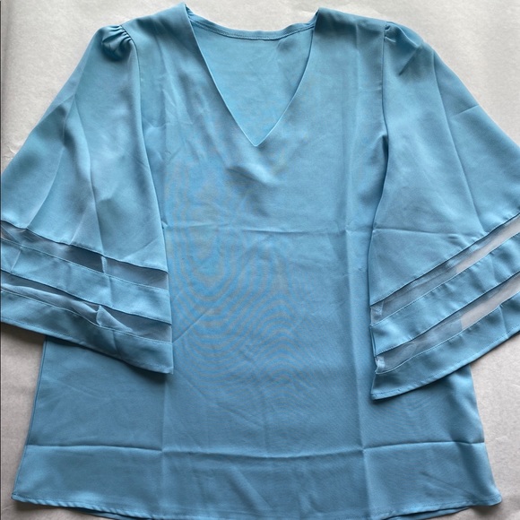 NWOT LookbookStore Women’s Vneck Mesh Panel Blouse - Picture 2 of 5